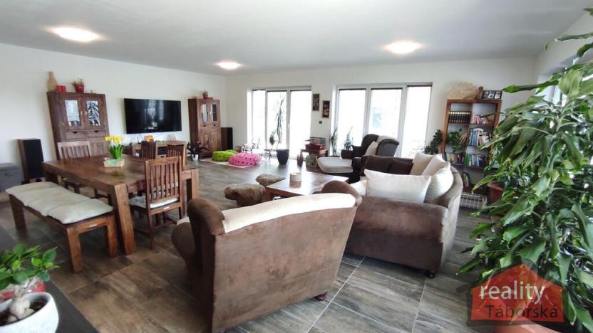 Prodej rodinného domu, Říčany, 341 m2