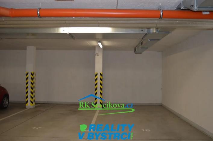 Pronájem garážového stání, Brno, Lišejníková, 15 m2