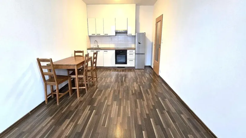 Pronájem bytu 2+kk, Praha - Vysočany, Podkovářská, 53 m2