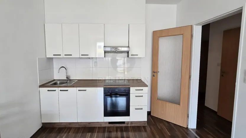 Pronájem bytu 2+kk, Praha - Vysočany, Podkovářská, 53 m2