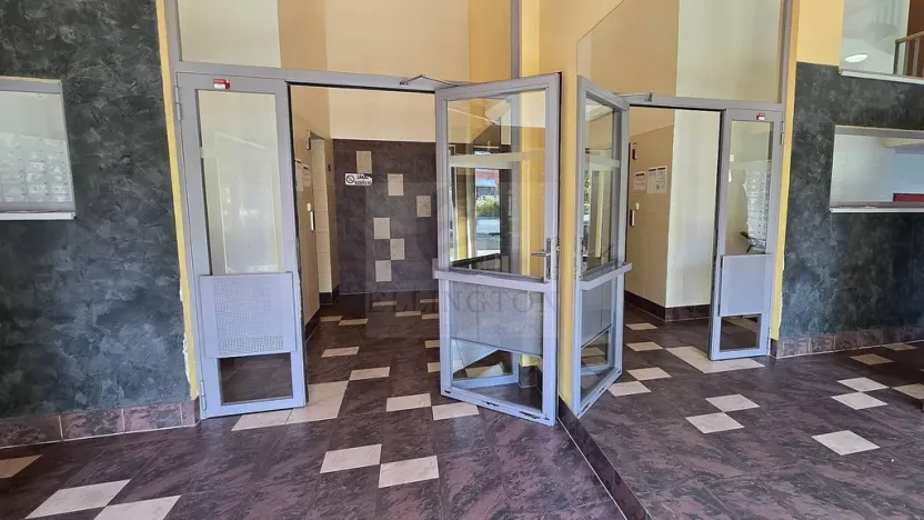 Pronájem bytu 2+kk, Praha - Vysočany, Podkovářská, 53 m2