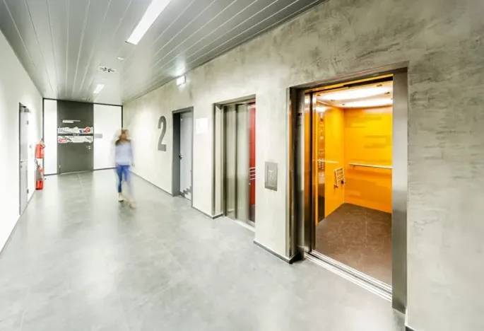 Pronájem kanceláře, Praha - Smíchov, Nádražní, 539 m2