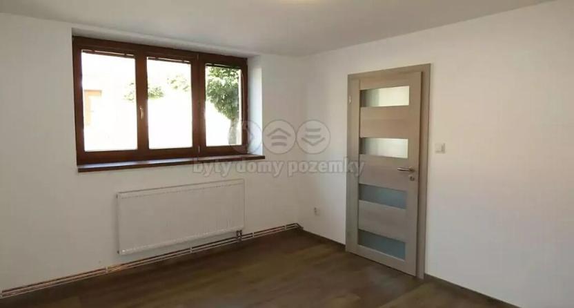 Prodej bytu 3+1, Týnec nad Labem, Masarykovo náměstí, 72 m2