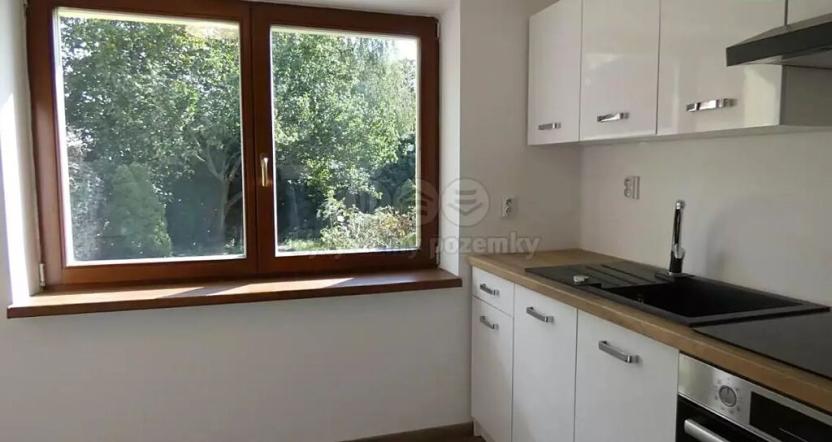 Prodej bytu 3+1, Týnec nad Labem, Masarykovo náměstí, 72 m2