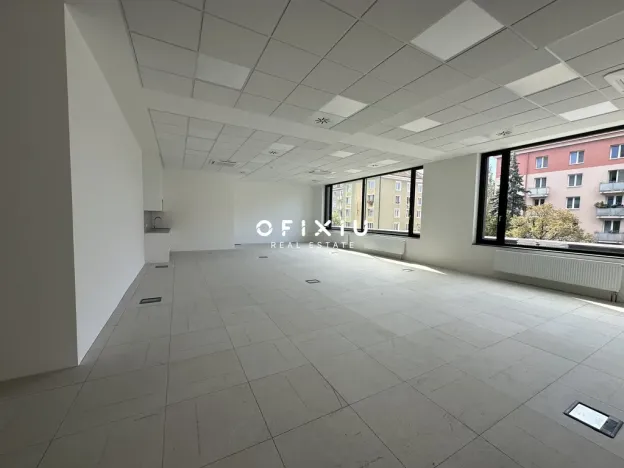 Pronájem kanceláře, Brno, Botanická, 1733 m2
