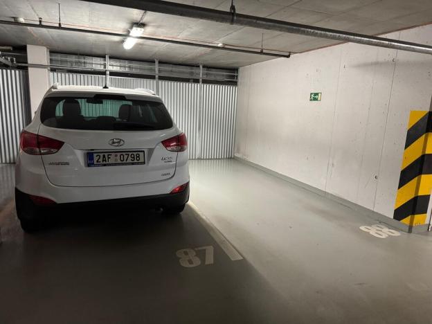 Prodej garážového stání, Praha - Stodůlky, Suchý vršek, 2 m2