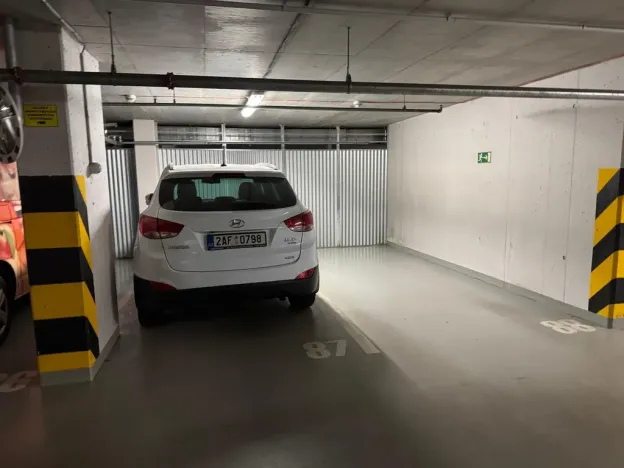 Prodej garážového stání, Praha - Stodůlky, Suchý vršek, 2 m2