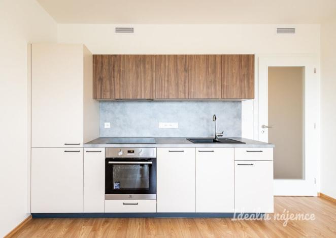 Pronájem bytu 1+kk, Praha - Kamýk, Zimova, 34 m2