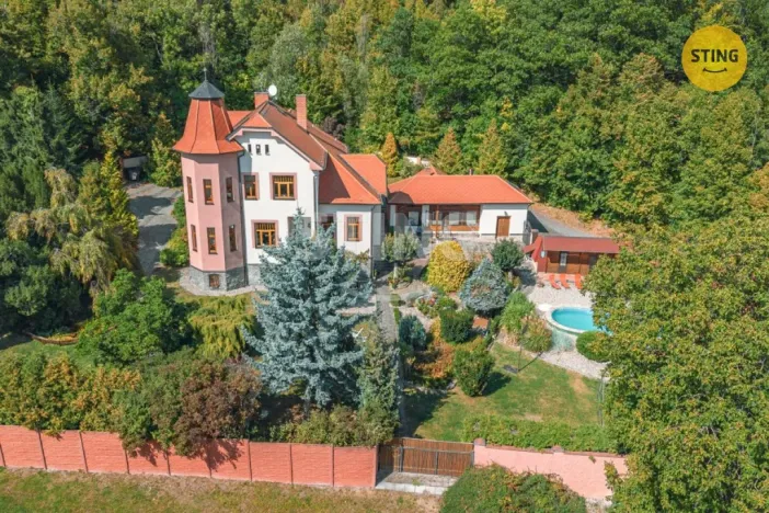 Prodej rodinného domu, Hroubovice, 500 m2