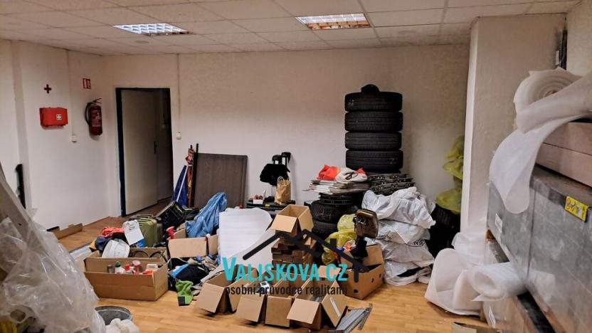 Pronájem skladu, Kroměříž, 90 m2