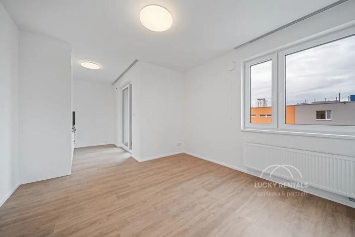 Pronájem bytu 1+kk, Praha - Chodov, Líbalova, 30 m2