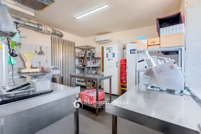 Prodej restaurace, Kuchařovice, 8.Května, 114 m2