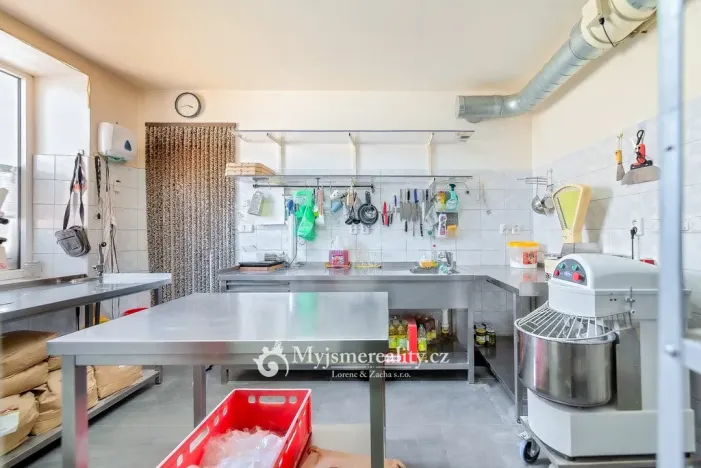 Prodej restaurace, Kuchařovice, 8.Května, 114 m2