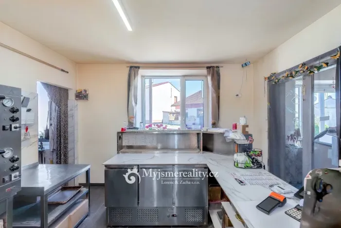 Prodej restaurace, Kuchařovice, 8.Května, 114 m2