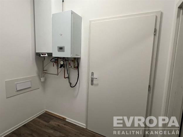 Pronájem bytu 1+kk, Žirovnice, Havlíčkovo náměstí, 29 m2