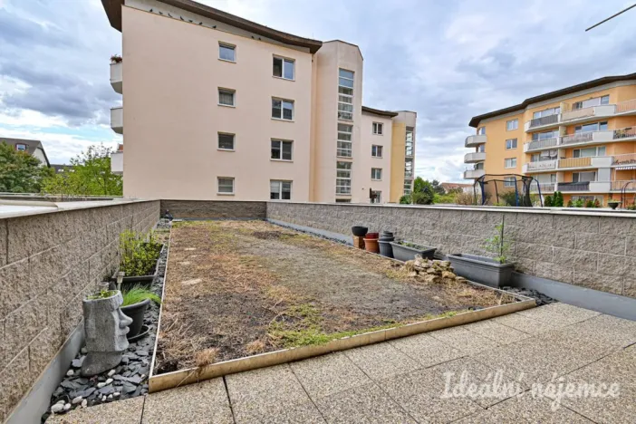 Pronájem bytu 1+kk, Brno - Židenice, Bělohorská, 38 m2