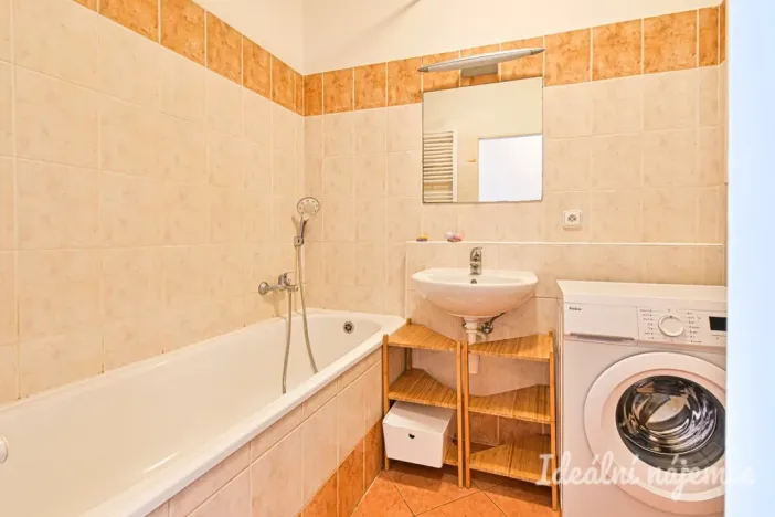 Pronájem bytu 1+kk, Brno - Židenice, Bělohorská, 38 m2