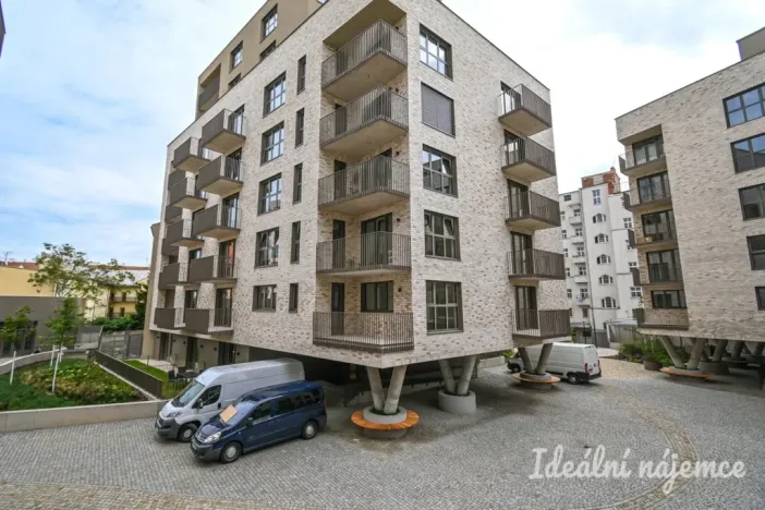Pronájem bytu 1+kk, Brno, Bratislavská, 37 m2