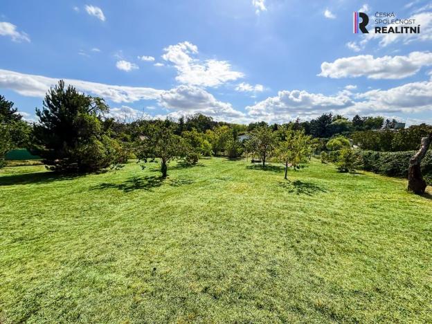 Prodej pozemku pro bydlení, Praha - Modřany, V Lipinách, 2316 m2