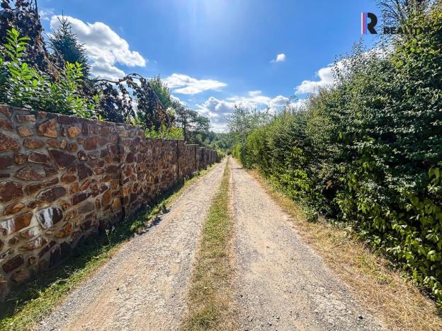 Prodej pozemku pro bydlení, Praha - Modřany, V Lipinách, 2316 m2