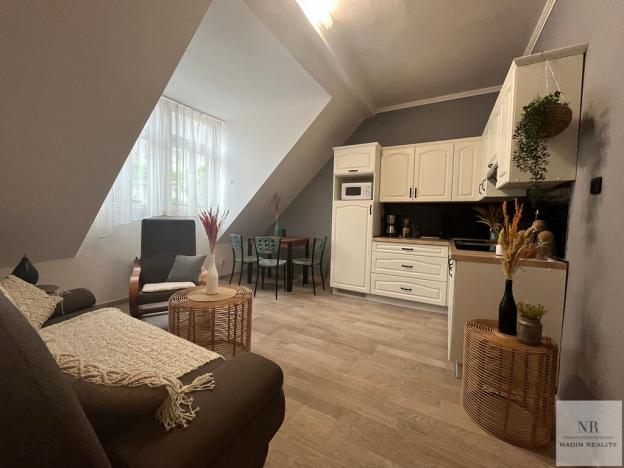 Pronájem bytu 2+kk, Karlovy Vary, Vřídelní, 43 m2
