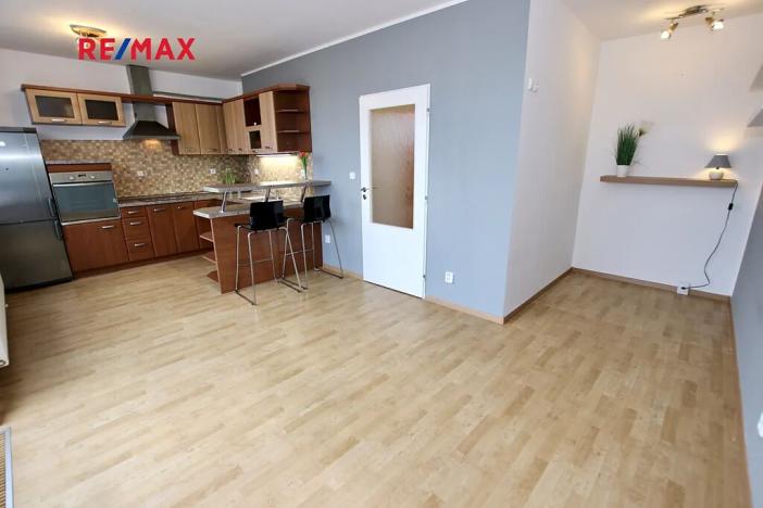 Pronájem bytu 1+kk, Praha - Kbely, Pod Nouzovem, 32 m2