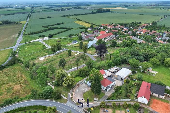 Prodej komerčního pozemku, Podhořany u Ronova, 21276 m2