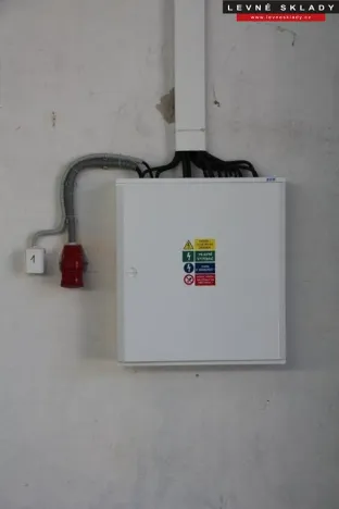 Pronájem skladu, Kolín, 2000 m2