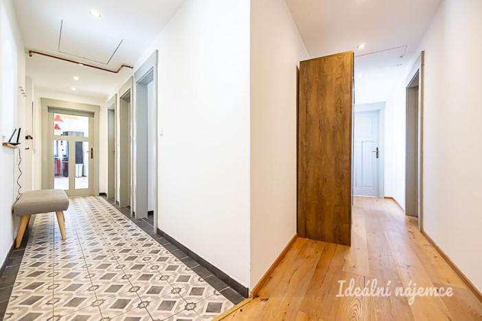 Pronájem bytu 4+kk, Praha - Braník, Pod svahem, 140 m2