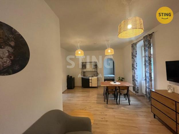 Pronájem komerční nemovitosti, Hukvaldy, 240 m2