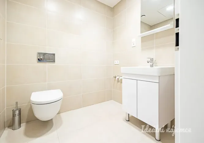 Pronájem bytu 1+kk, Praha - Hloubětín, Poděbradská, 32 m2