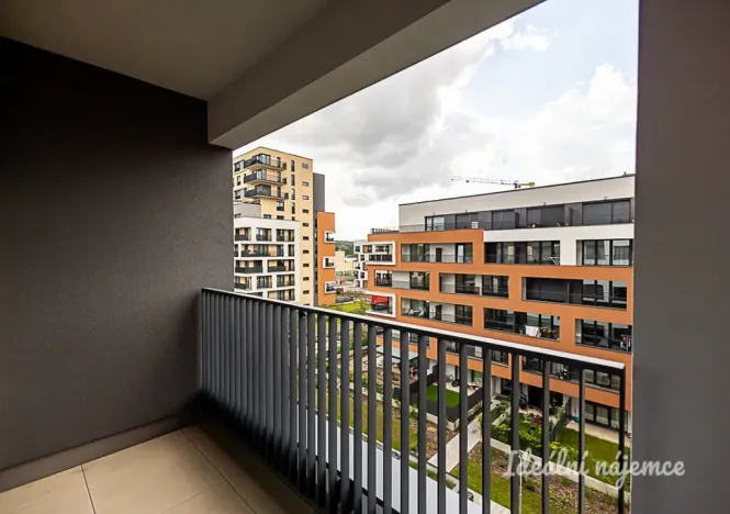 Pronájem bytu 1+kk, Praha - Hloubětín, Poděbradská, 32 m2