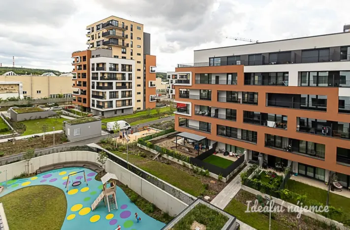 Pronájem bytu 1+kk, Praha - Hloubětín, Poděbradská, 32 m2