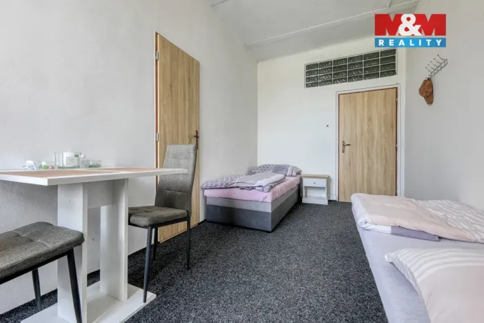 Prodej výrobních prostor, Černošín, 1100 m2