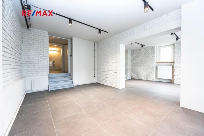 Pronájem kanceláře, Praha - Smíchov, U smíchovského hřbitova, 53 m2