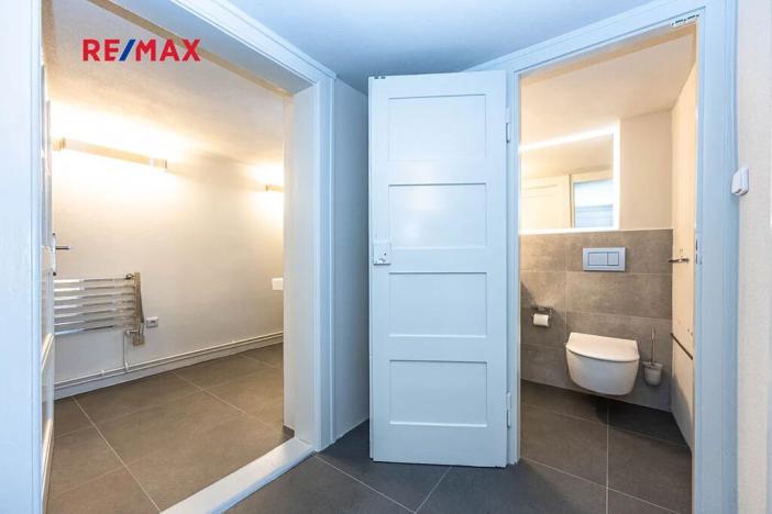 Pronájem kanceláře, Praha - Smíchov, U smíchovského hřbitova, 53 m2