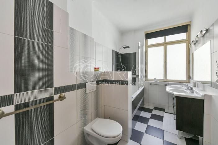 Pronájem bytu 3+1, Praha - Nové Město, Jungmannova, 80 m2