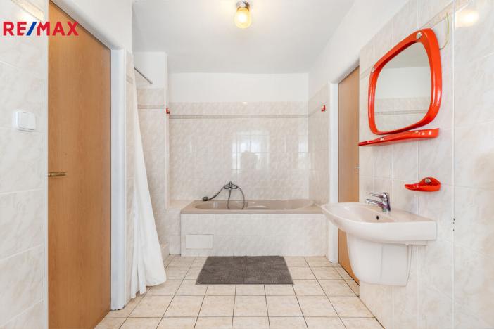 Prodej rodinného domu, Dubá - Zakšín, 380 m2