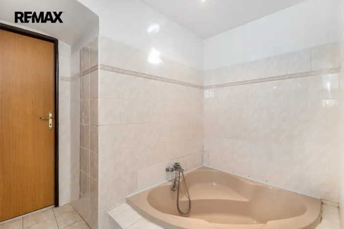 Prodej rodinného domu, Dubá - Zakšín, 380 m2