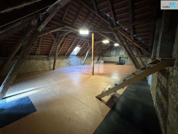 Pronájem výrobních prostor, Dobrovíz, Pražská, 1027 m2