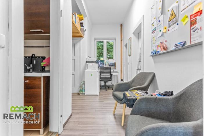 Pronájem obchodního prostoru, Náchod, Bratří Čapků, 70 m2