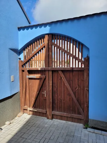 Prodej rodinného domu, Vroutek, Kryrská, 300 m2