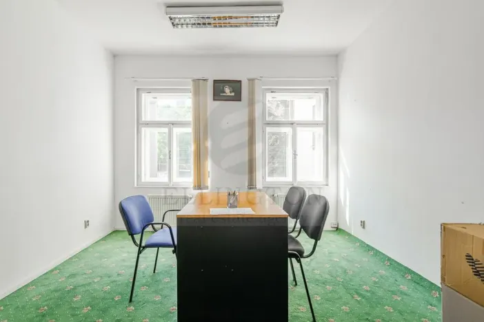 Prodej obchodního prostoru, Praha - Nusle, Jaromírova, 380 m2