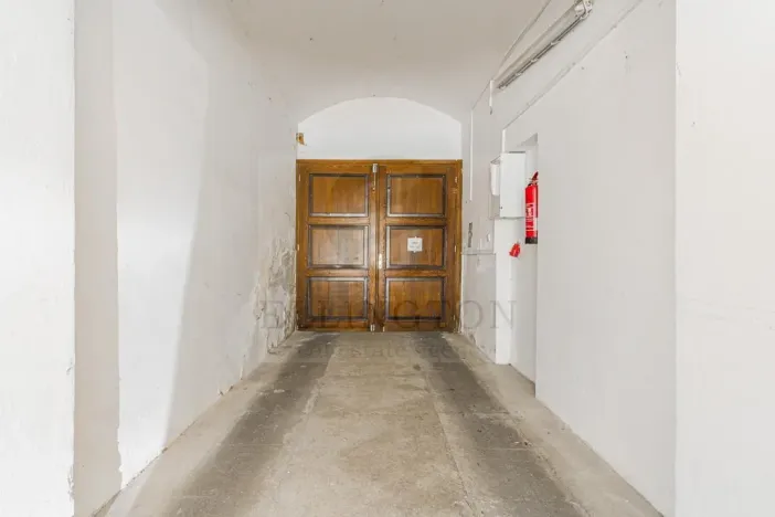 Prodej obchodního prostoru, Praha - Nusle, Jaromírova, 380 m2