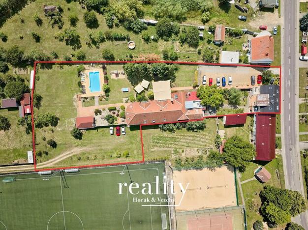 Prodej ubytování, Jevišovice, 1530 m2