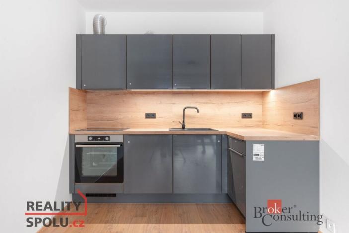 Pronájem bytu 2+kk, Pardubice - Zelené Předměstí, Smilova, 58 m2