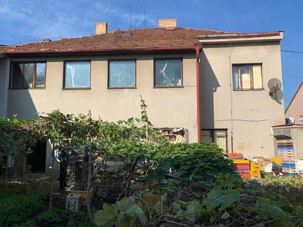 Prodej obchodního prostoru, Praha - Kunratice, náměstí Prezidenta Masaryka, 200 m2