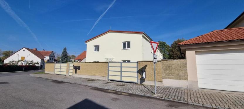 Pronájem bytu 4+1, Pardubice - Mnětice, Černoborská, 140 m2