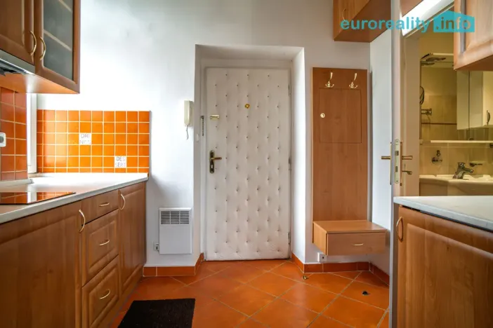 Prodej bytu 1+1, Mariánské Lázně, Hlavní třída, 35 m2