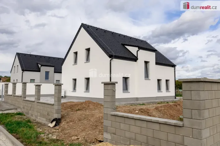 Prodej rodinného domu, Lužná, Jižní, 165 m2